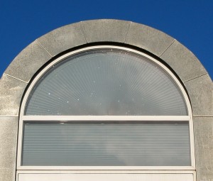 Metallfenster Aluminiumfenster sind leicht und widerstandsfähig.